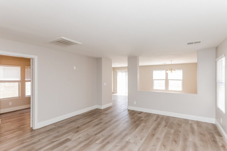 Building Photo - 7450 Easingwold Dr