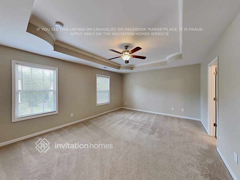 Building Photo - 5634 Elwood Cir