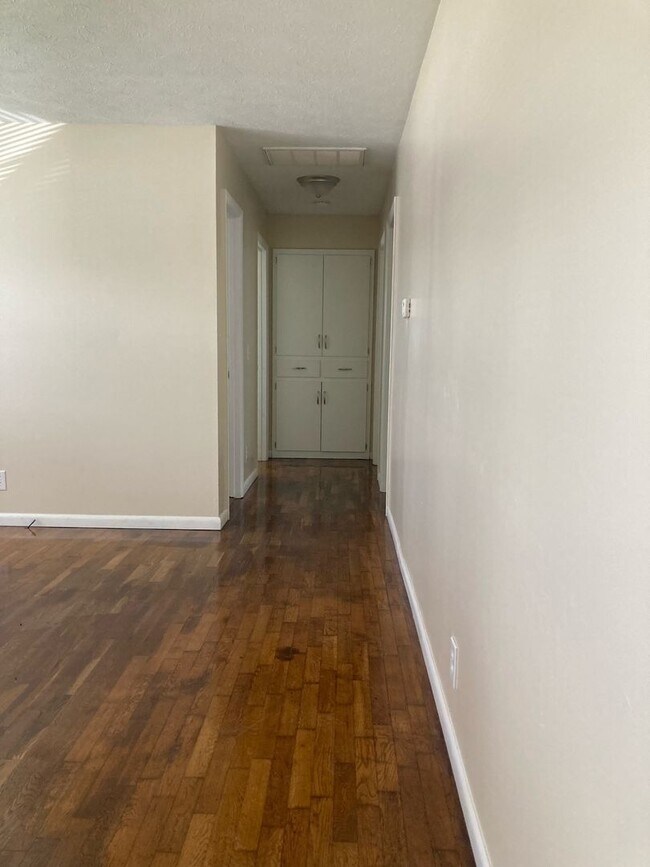 Building Photo - Updated 3 Bedroom Home Available!