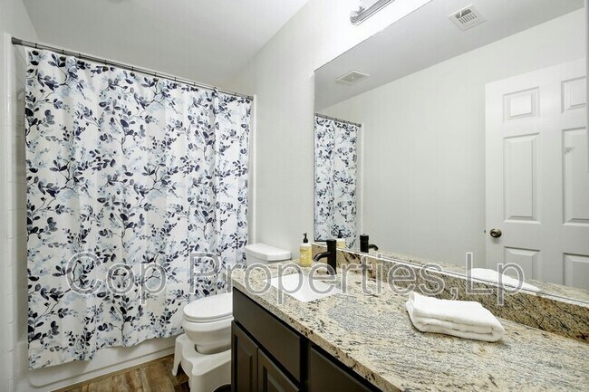 Building Photo - 2818 Crusader Bend