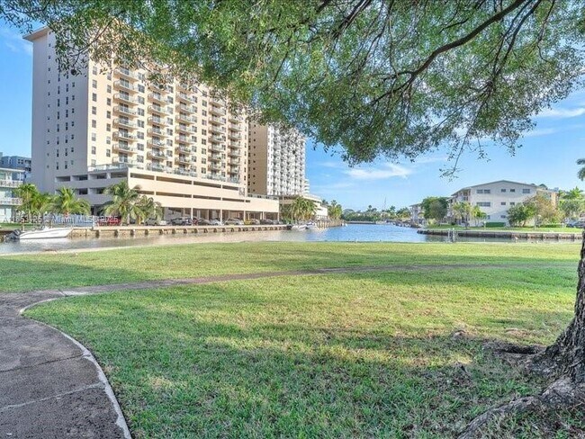 Building Photo - 300 Layne Blvd