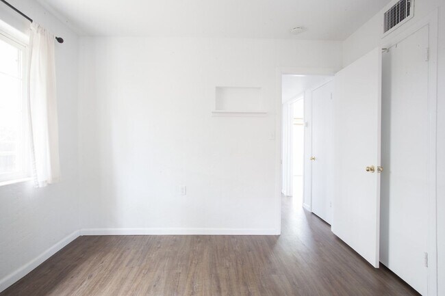 Building Photo - 2316 N Richey Blvd
