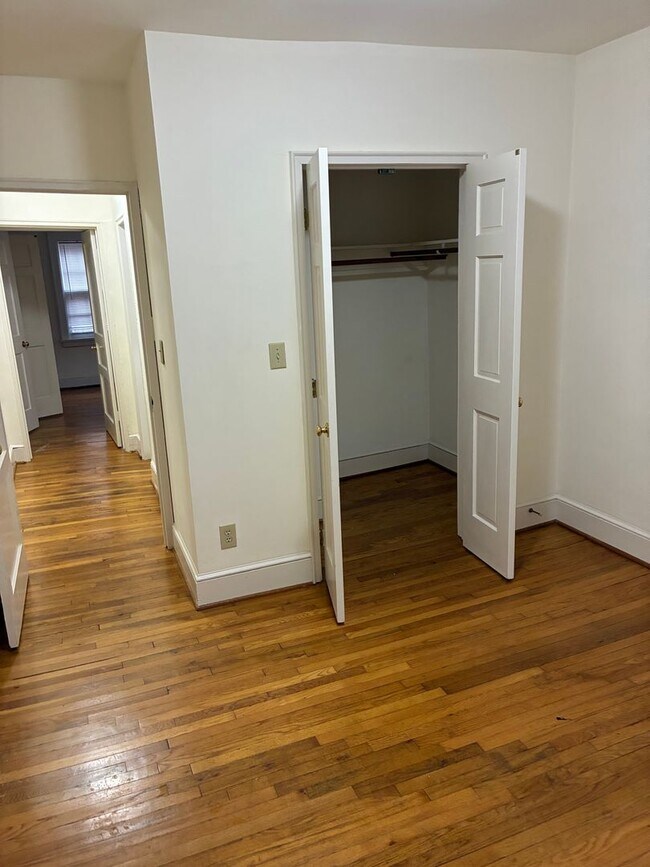 Building Photo - 3326