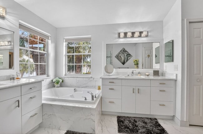 Building Photo - Boca Pointe in Boca Raton. Golf Villa 4 Bed-2.5 Bath | Pet Friendly