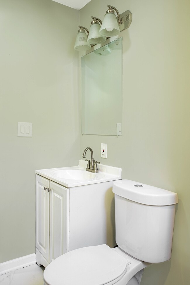 Building Photo - 2137 Mifflin St