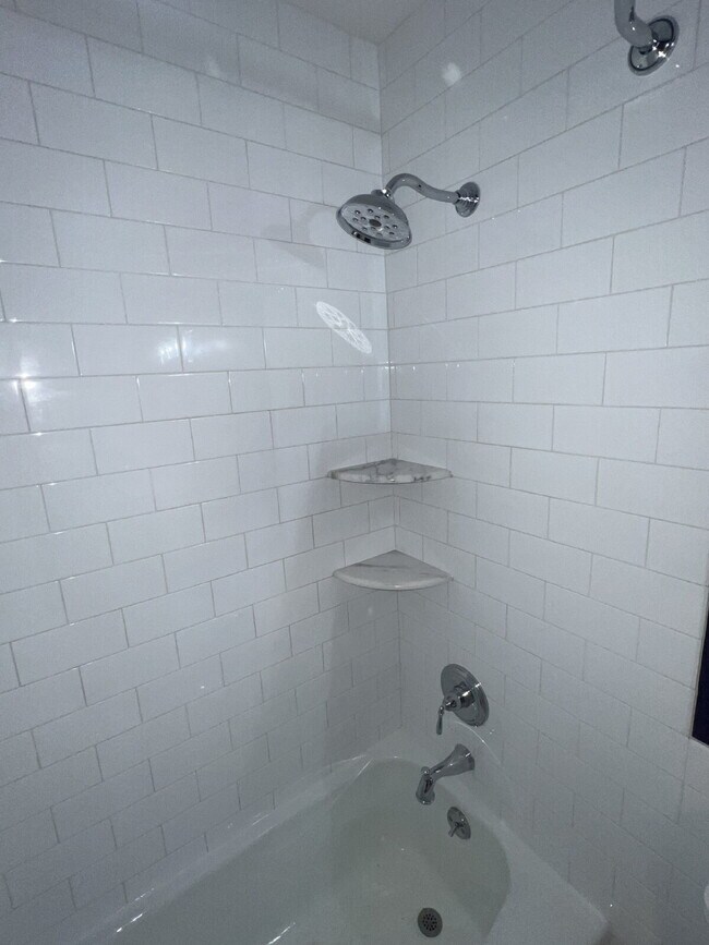 Building Photo - 2 Bedroom / 2 Bath Condo with 1,200 Square Feet, Luxury Finishes, and Great Amenities!