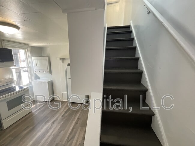 Building Photo - 203 W North St