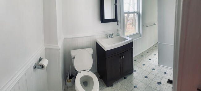 Bathroom - 405 N Schanck Ave