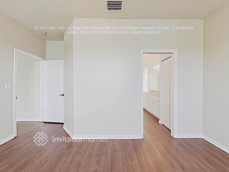 Building Photo - 4926 Buttonwood Dr