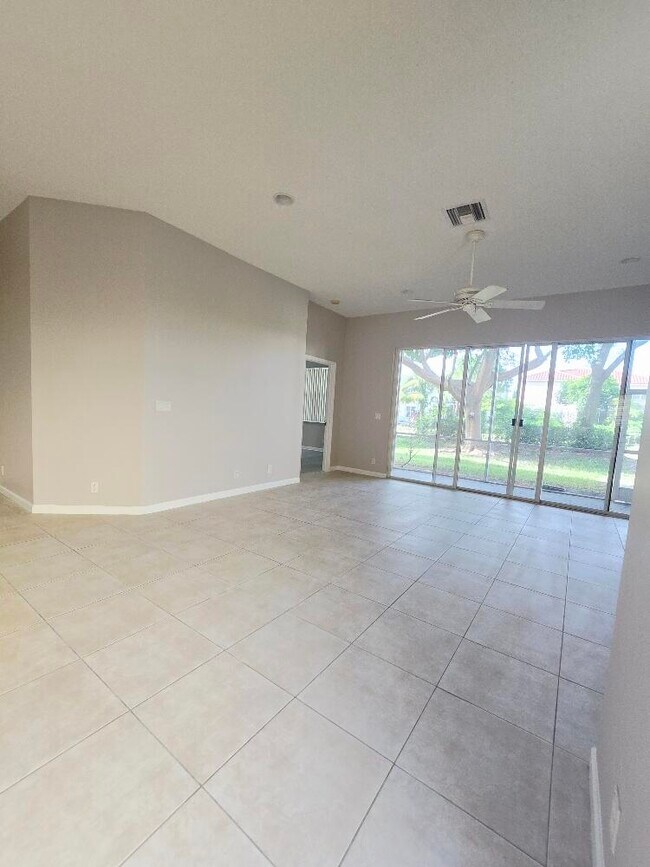 Building Photo - 152 Canterbury Pl