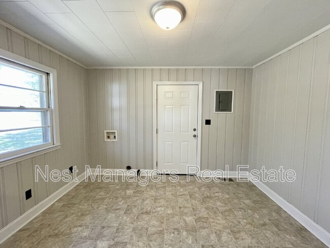 Building Photo - 531 E Donaldson Ave