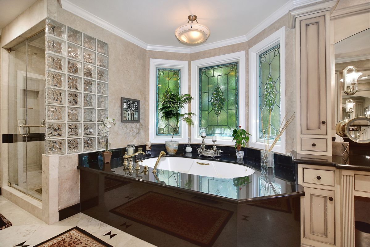 Building Photo - 29360 Castlehill Dr