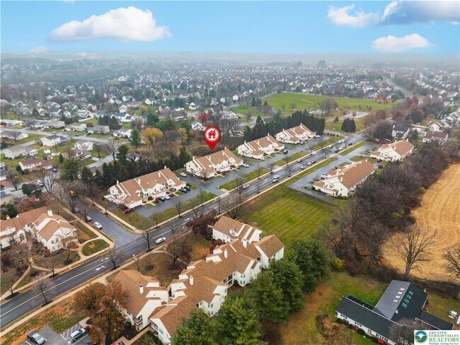 Building Photo - 7318F Sauerkraut Ln