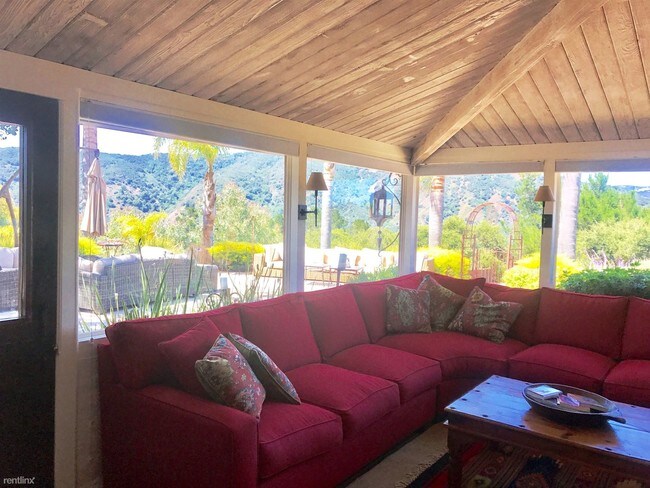 Building Photo - 114 Story Rd