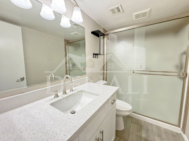 Building Photo - 4901 S Calle Los Cerros Dr