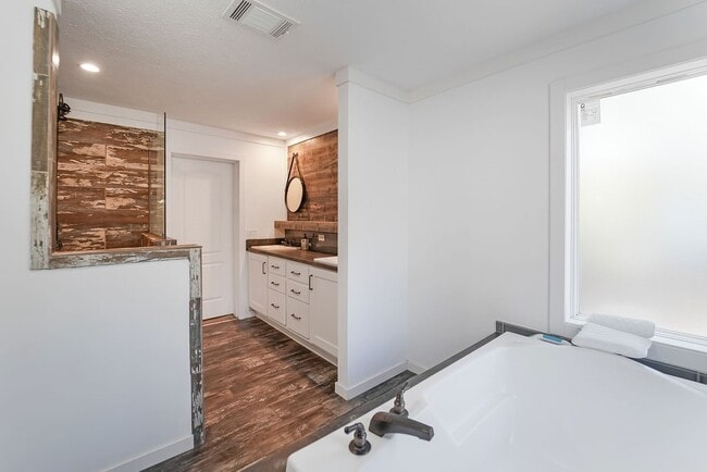 Building Photo - 29703 Midland St