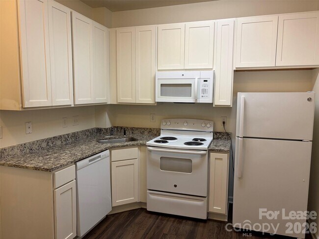 Building Photo - 17905 Delmas Dr