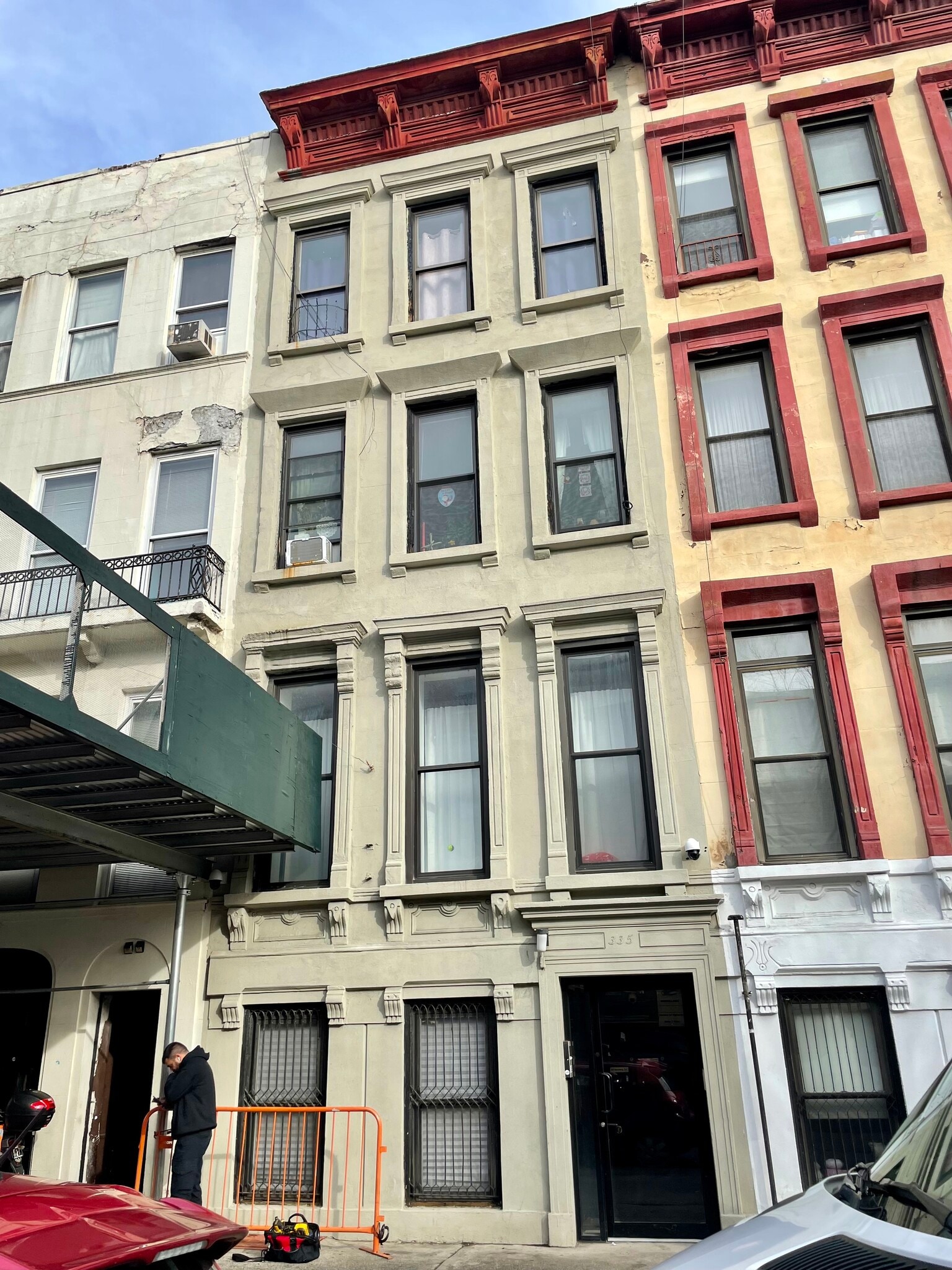 Building Photo - 335 E 116th St