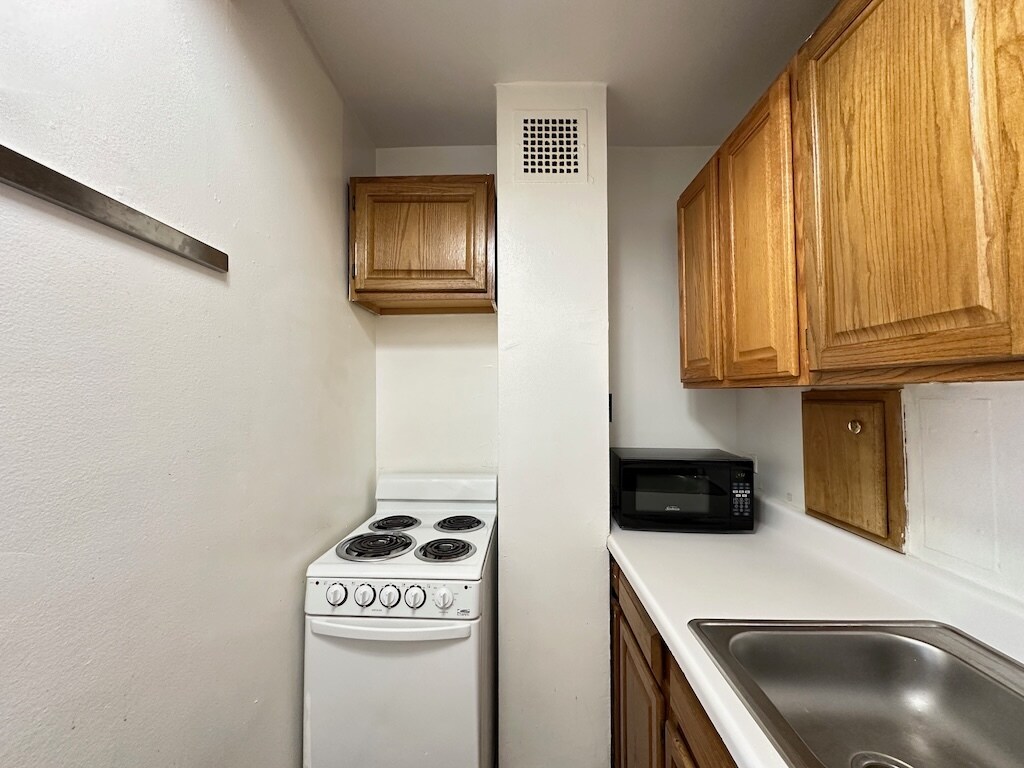 Building Photo - 4180 N Marine Dr