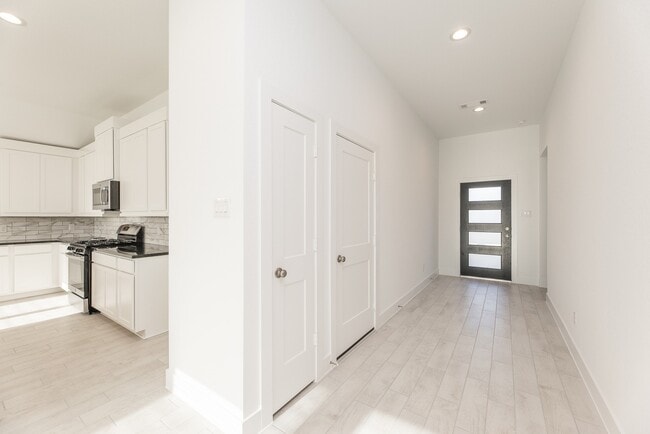 Building Photo - 4802 Seabourne Landing Dr