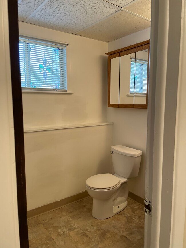 Building Photo - STUDENTS WELCOME! 3 Bed 1.5 Bath Home in great location West Ft Collins w/ Garage and Fenced Yard