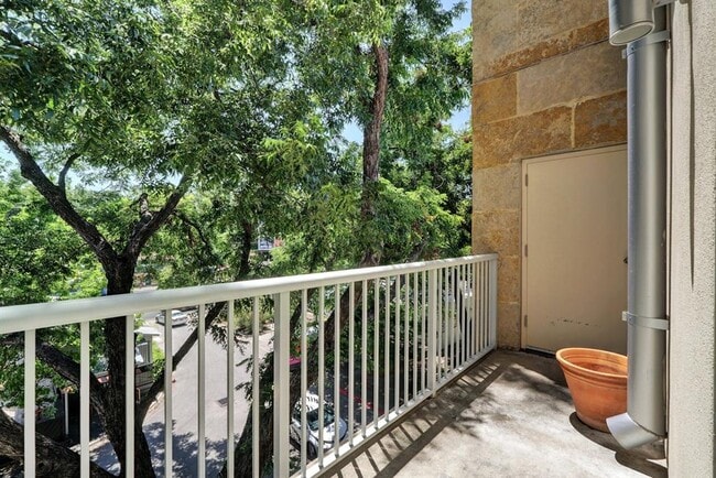 Building Photo - 1600 Barton Springs Rd