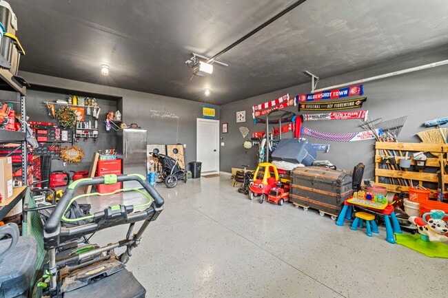 Building Photo - 5095 Ives Ave
