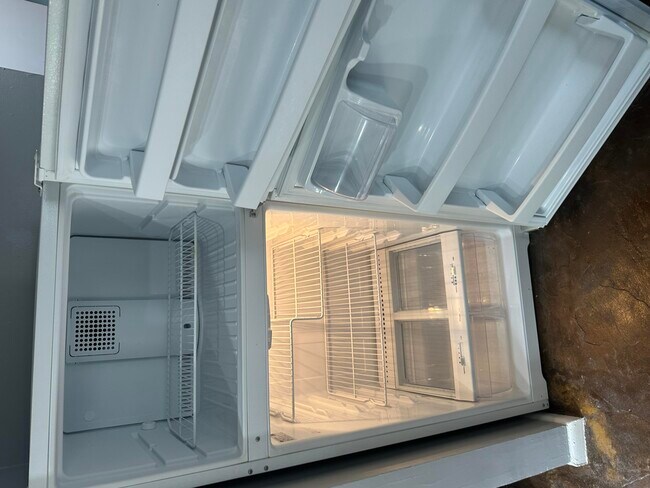 Building Photo - 705 Wilkinson Blvd