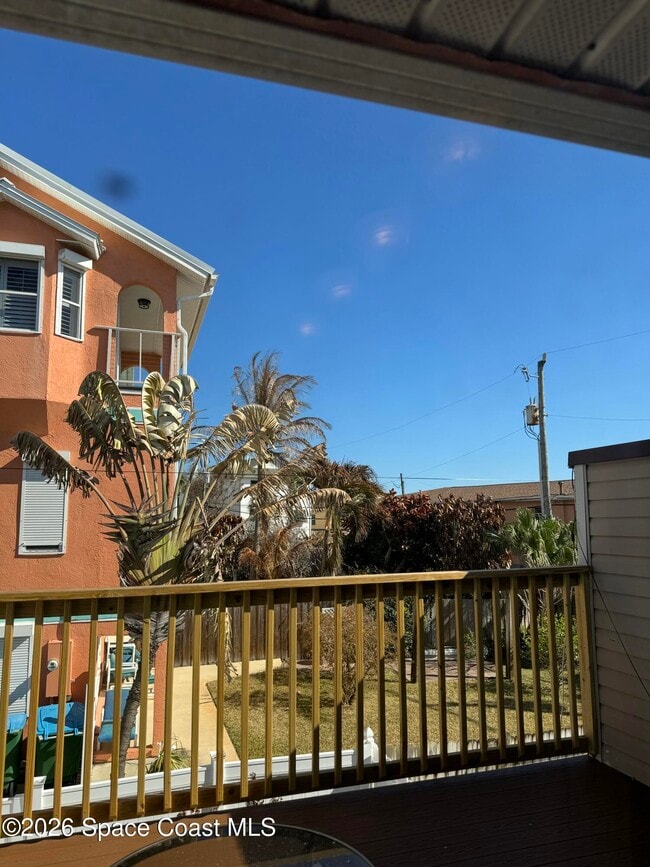 Building Photo - 8154 Ridgewood Ave