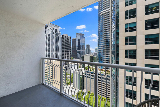 Building Photo - 1200 Brickell Bay Dr