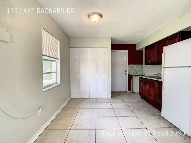 Building Photo - 139 Lake Rachard Dr