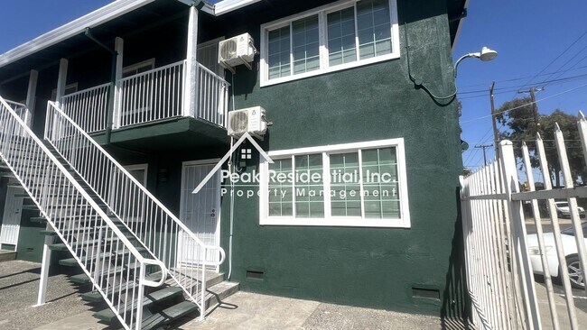 Building Photo - 43rdAve3915