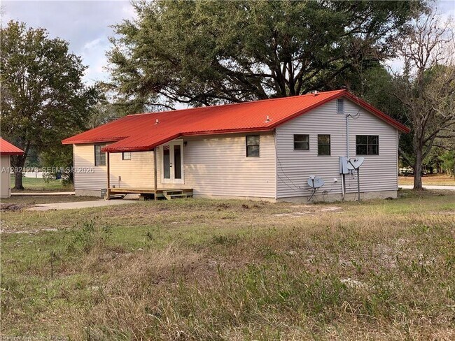 Building Photo - 2225 N Unicorn Rd