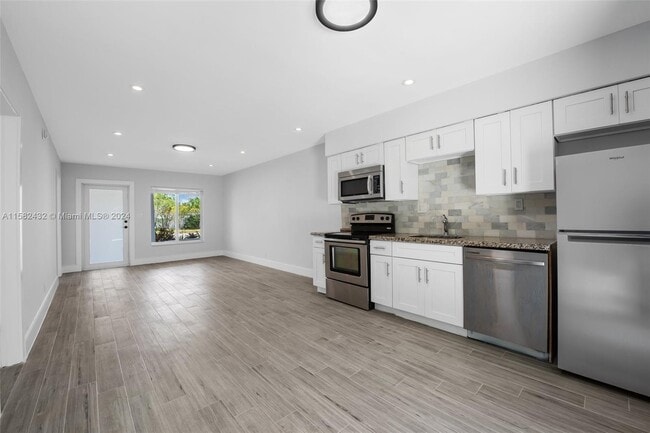 Building Photo - 2018 NE 19th St