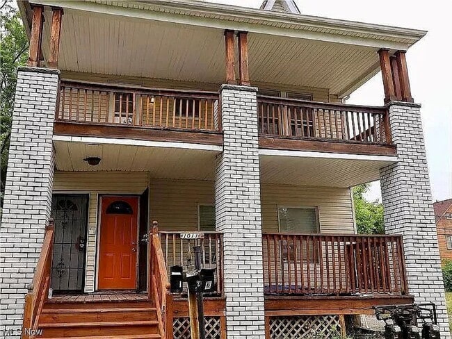 Primary Photo - 10117 Somerset Ave