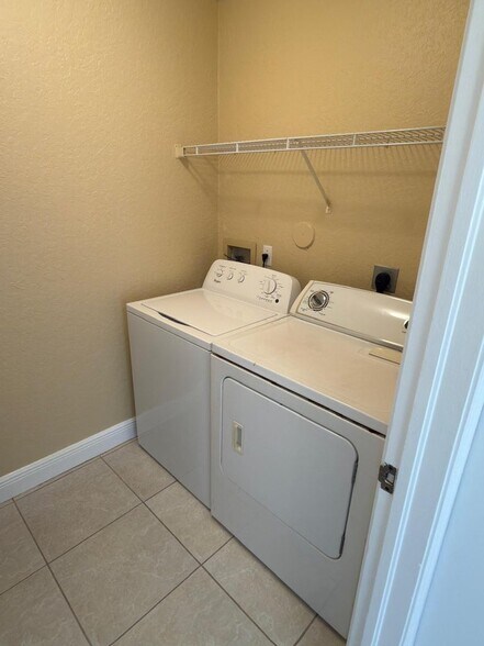 Building Photo - 13769 Yarmouth Dr