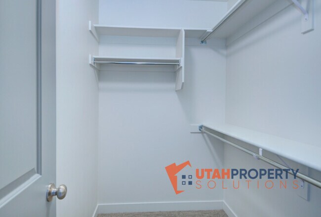 Building Photo - 421 S 960 W