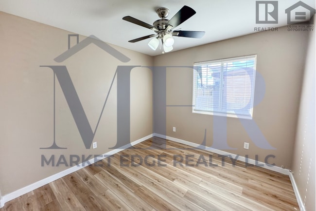 Building Photo - 3Bed/2Bath Home at Broadway/16th St! Ready for Immediate Move-In!--NO HOA!