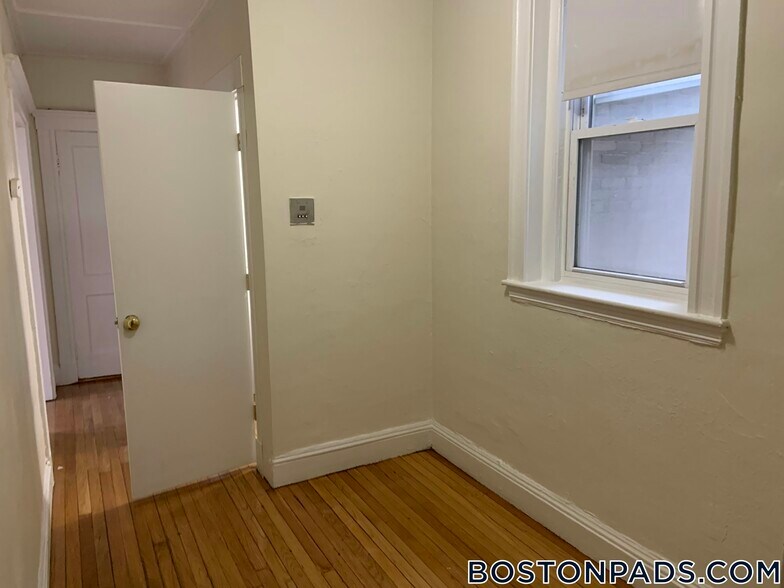 Building Photo - 1175 Boylston St