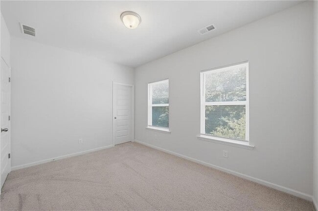 Building Photo - 1670 Eagle Dr