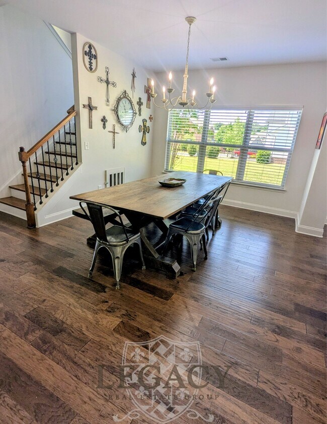 Building Photo - 6150 Christmas Dr