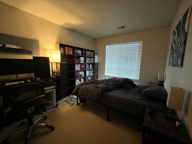 Building Photo - Nice Home in North Fort Collins