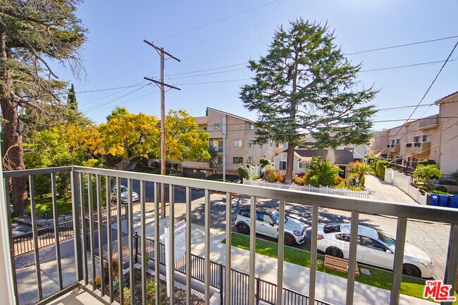 Building Photo - 10801 Kling St