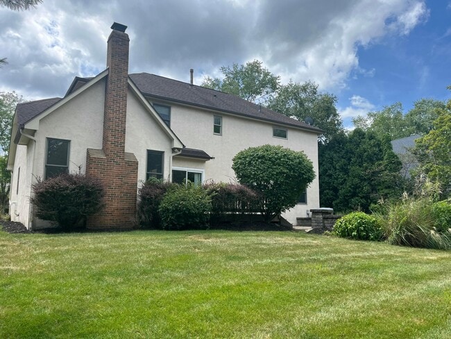 Building Photo - 1156 Lake Point Dr