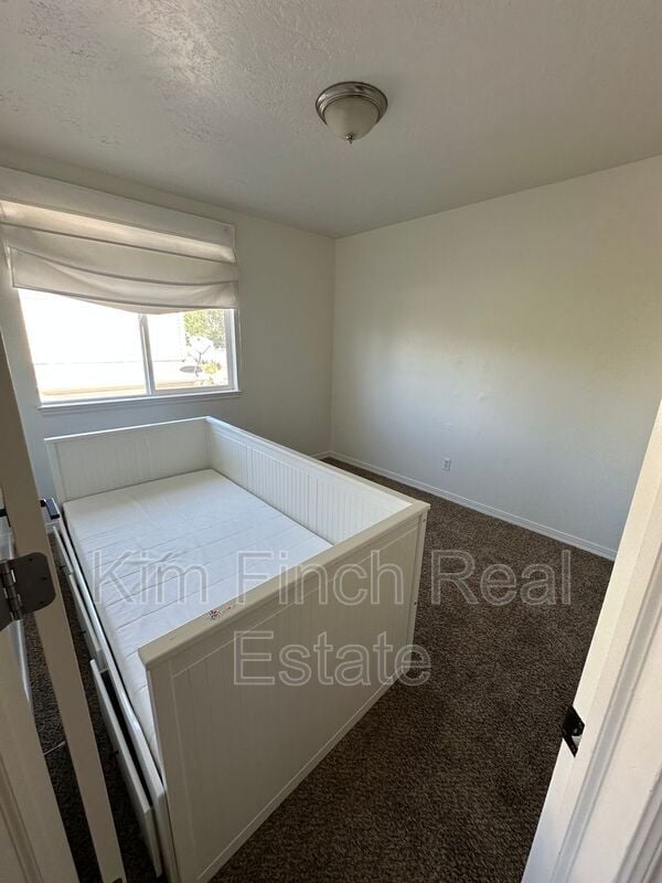 Building Photo - 9820 Deep Creek Dr