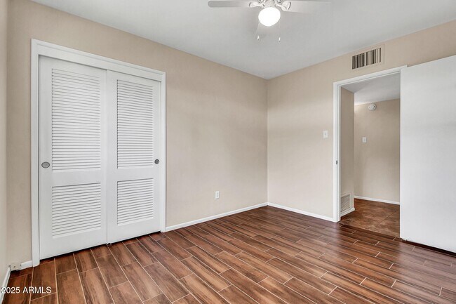 Building Photo - 4623 E Catalina Dr