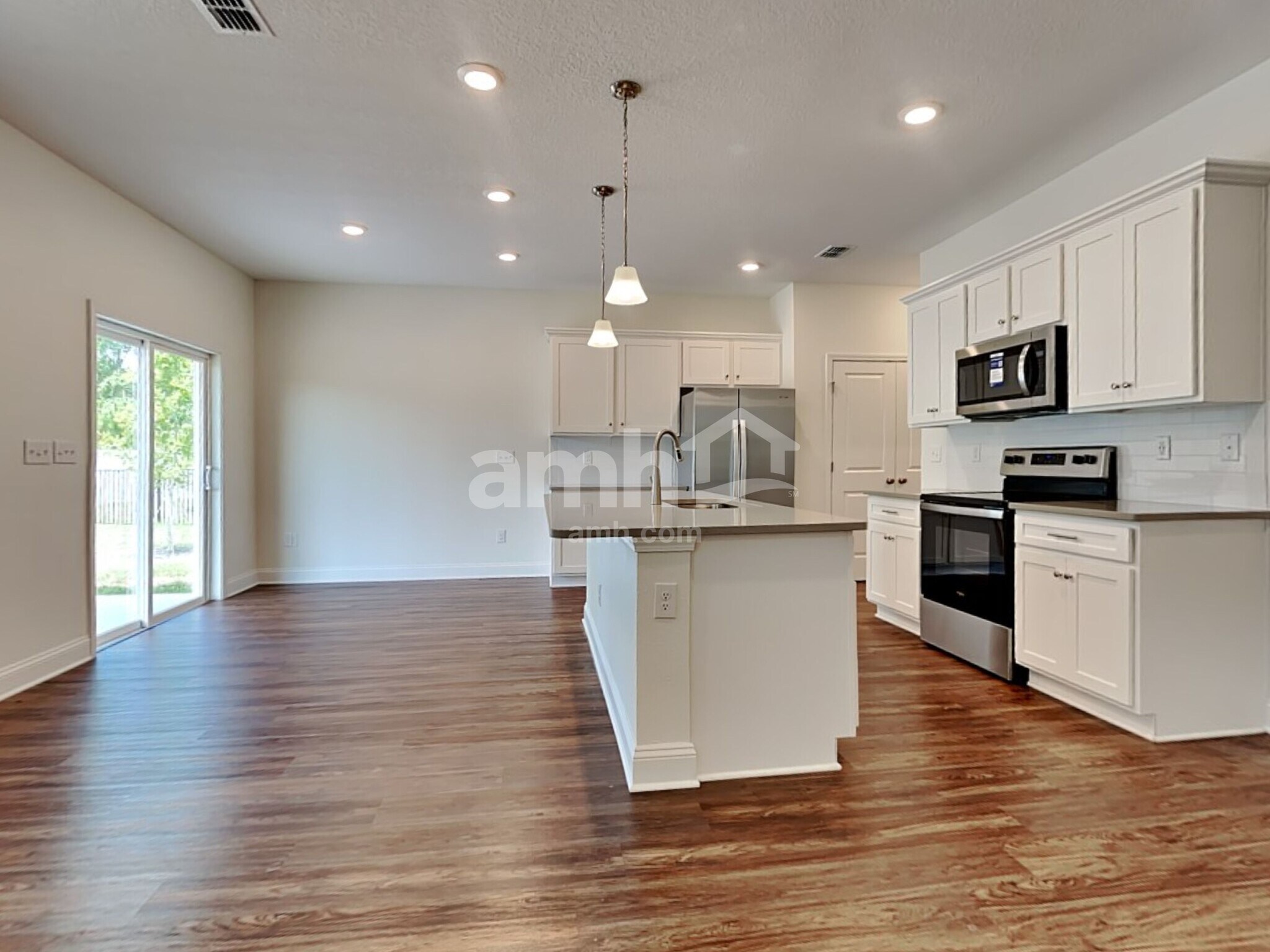 Building Photo - 215 Onate Cir