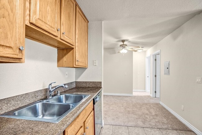Building Photo - Cozy 2 BD, 1 BA Condo in Las Palmas Villas!