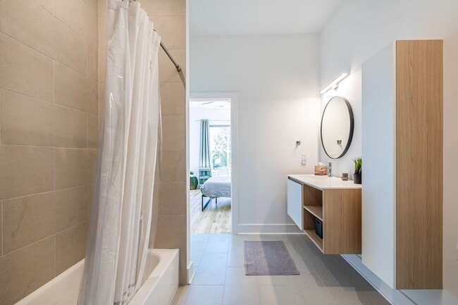 Building Photo - Top Floor 2bd/2ba Condo in East Atlanta, Perfect Roommate Setup!
