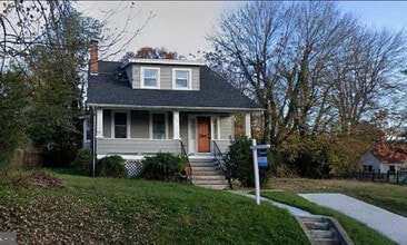 Building Photo - 5107 Midwood Ave